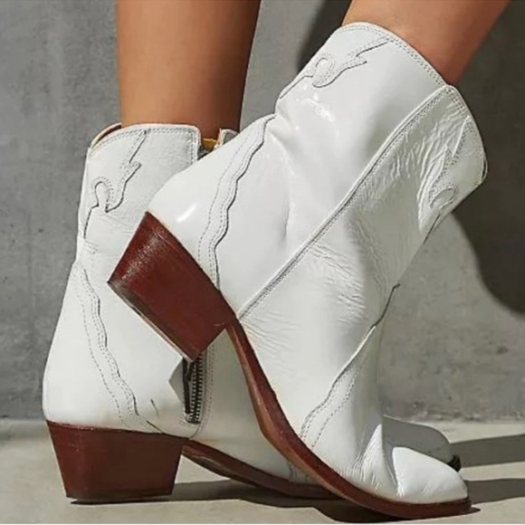Free People! New Frontier Western Boots in Patent White NWOT! - Picture 3 of 13